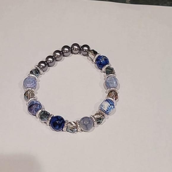 Blue Agate & Glass Bead Stretch Bracelet - Picture 5 of 5